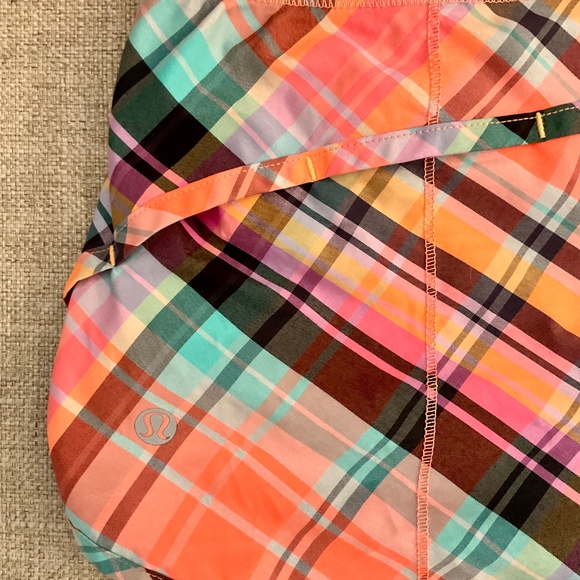 Lululemon Plaid Colorful Athletic Workout Summer Shorts Sz 4 - Picture 4 of 6